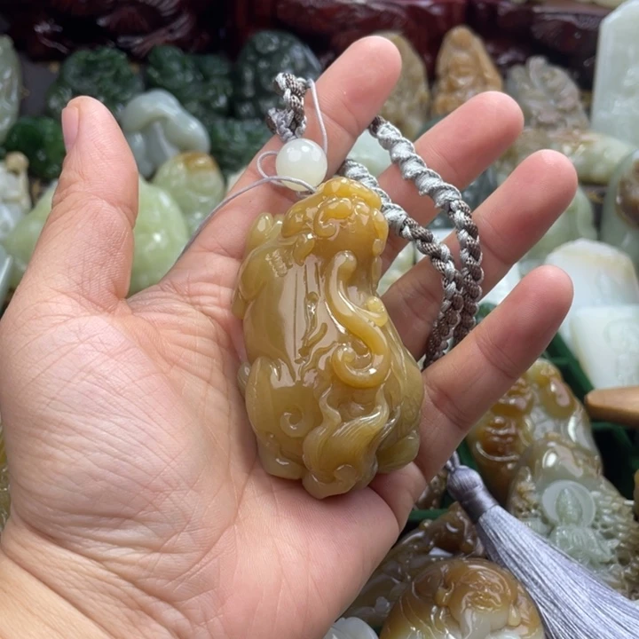 酒***窝和田玉（糖玉）未镶嵌颈饰