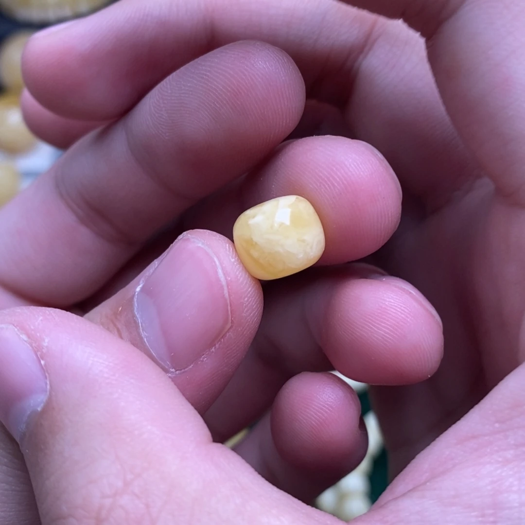 蜜蜡未镶嵌珠宝奇石10.7mm