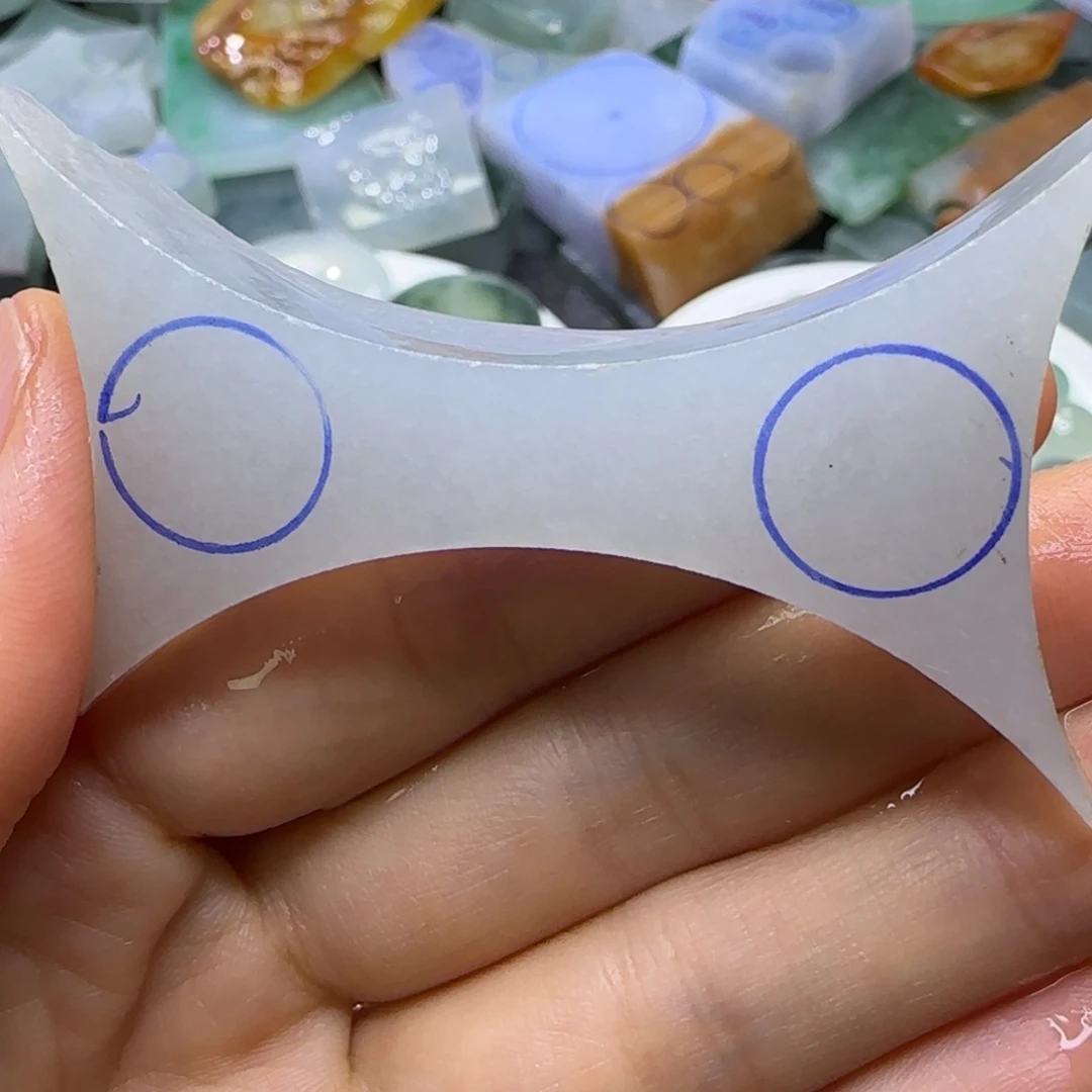 翡翠未镶嵌颈饰定制