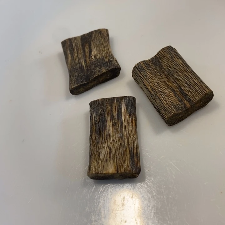 沉香碎屑沉香奇楠无事牌9克多样性发一