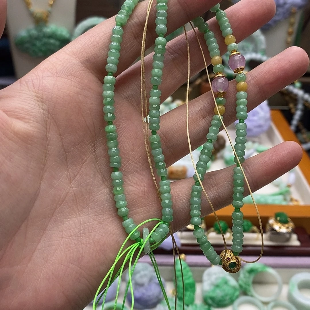 蔓***霁翡翠未镶嵌颈饰项链