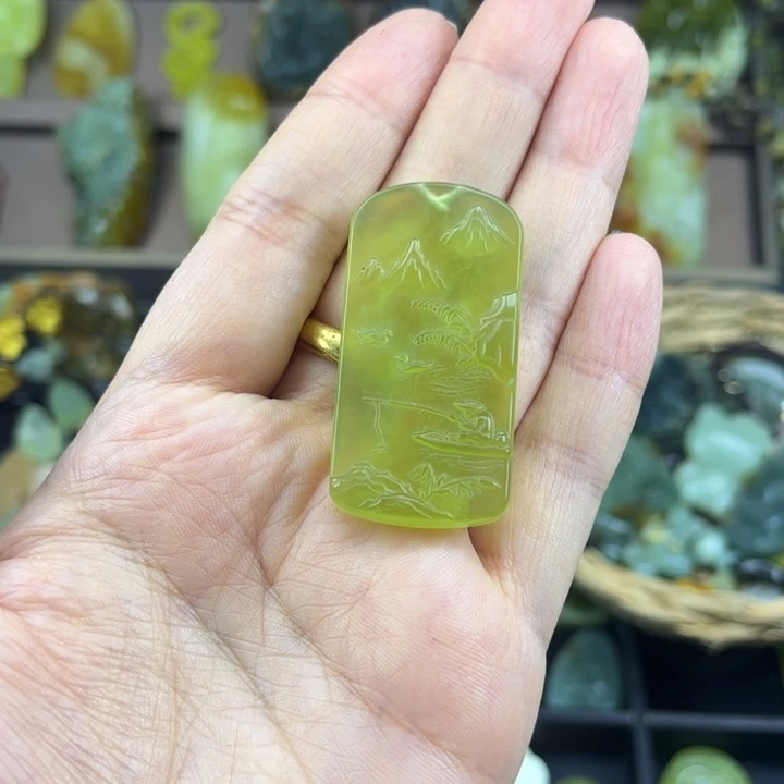 蛇纹石玉未镶嵌颈饰