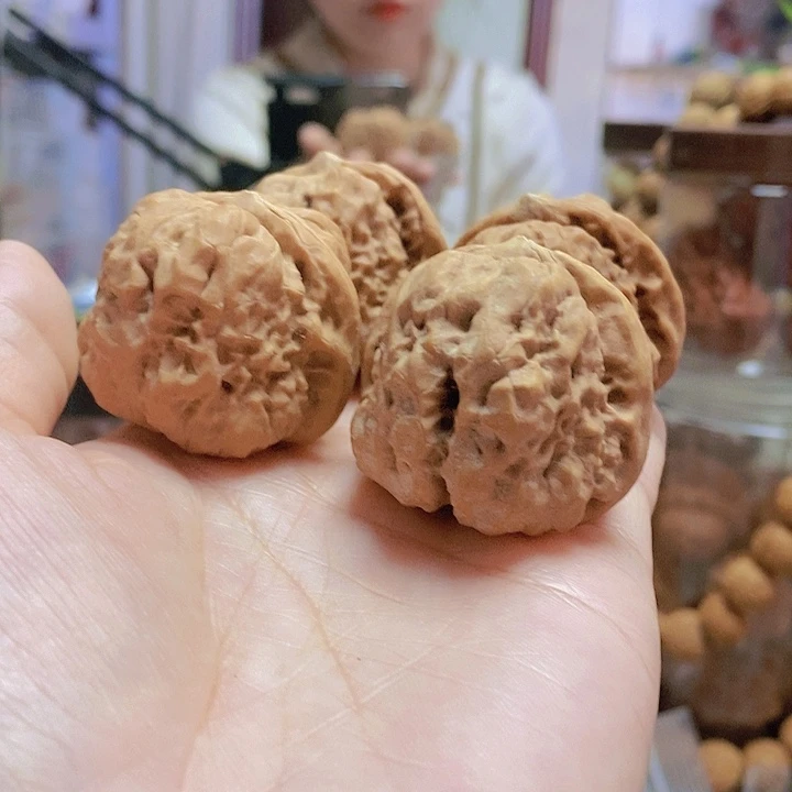 【闪购商品】文玩核桃把件沉**醒蛤蟆头黄的2对