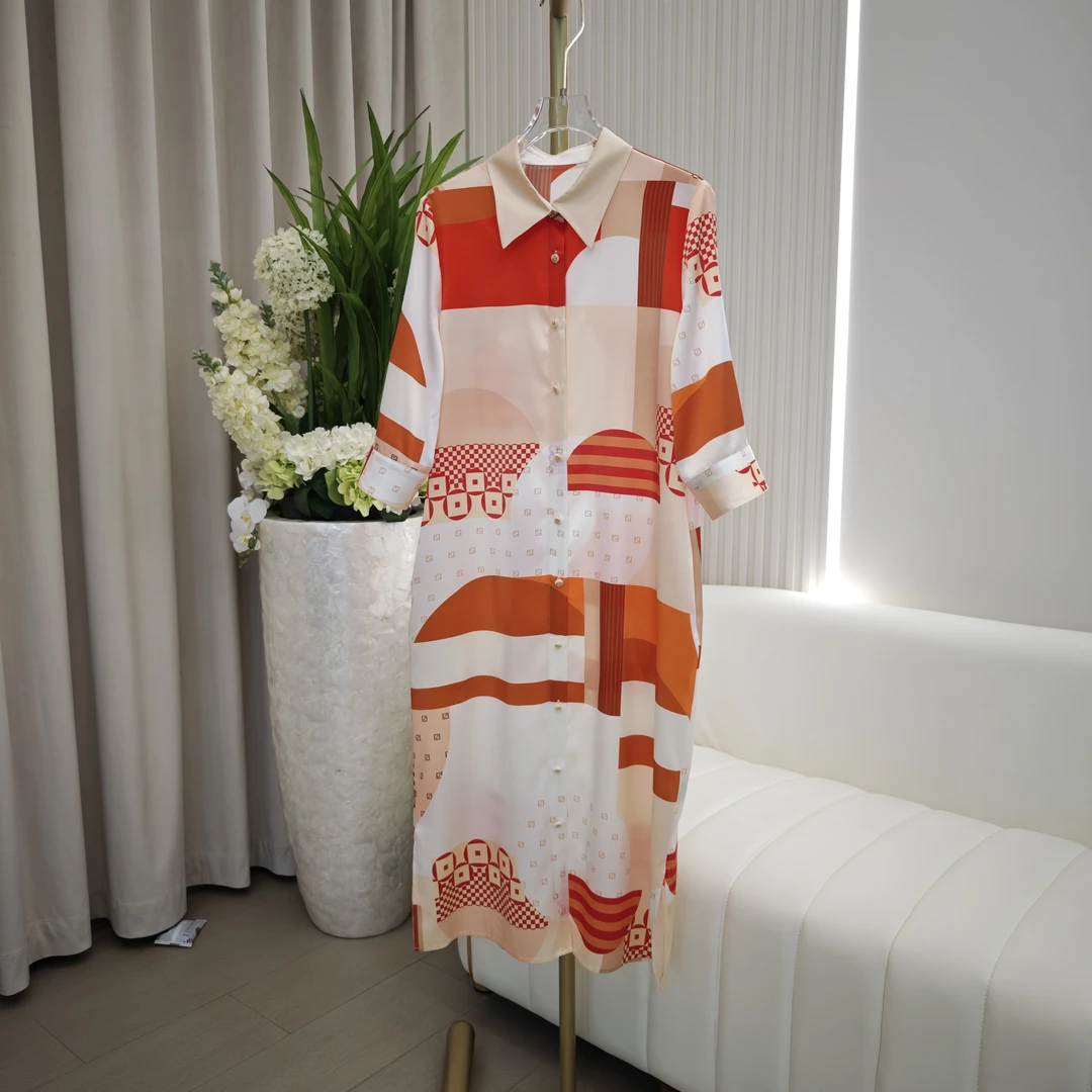 【宸慕服饰】翻领几何图形拼接时尚印花桑蚕丝连衣裙25702