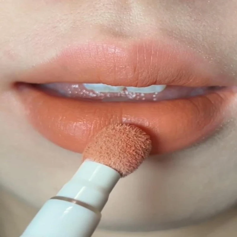 美到起飞~奶橘色气垫唇霜小毛球!气垫唇霜哑光唇釉口红唇泥显白