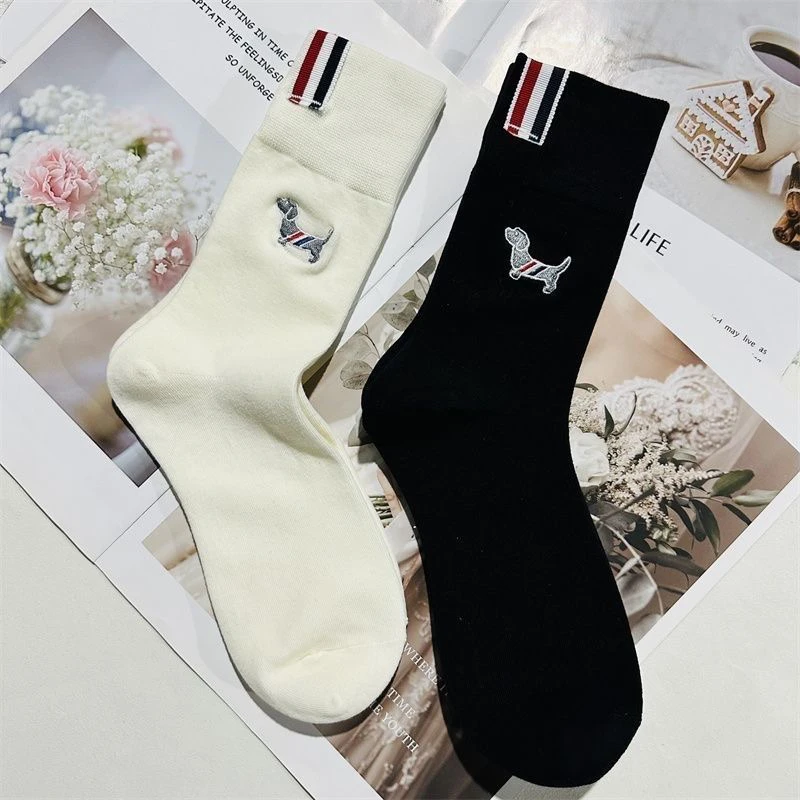 潮牌极简英伦风小狗刺绣黑白纯棉袜百搭款中筒袜0529