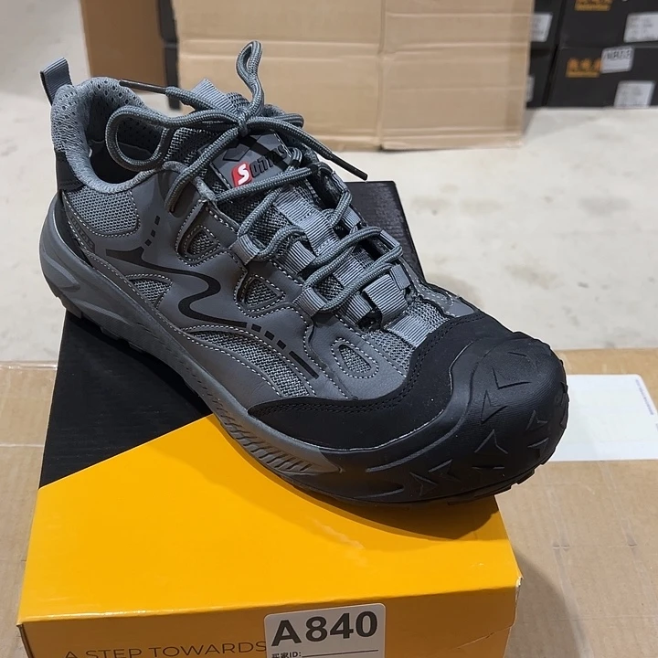 840号。44码防砸防刺劳保鞋。鞋底磨损介意勿拍