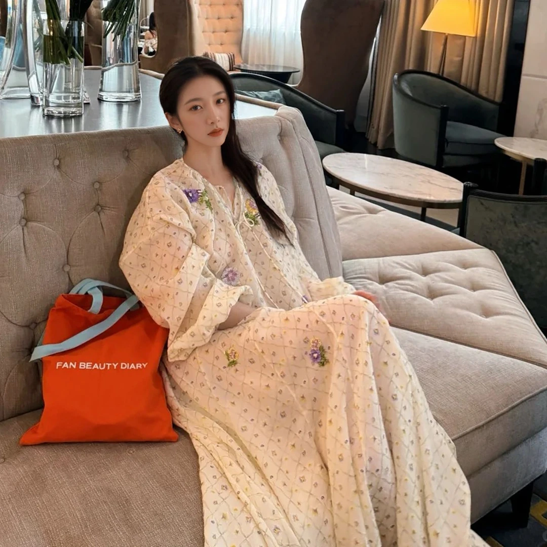 W.WANG国潮2025早秋新品桑蚕灯笼袖连衣裙国风宽松刺绣气质长裙