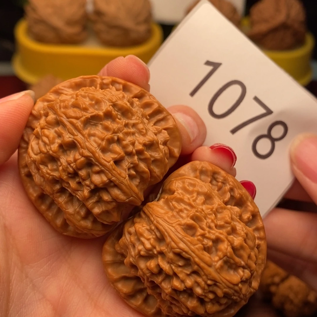 桃核把件白狮子40……