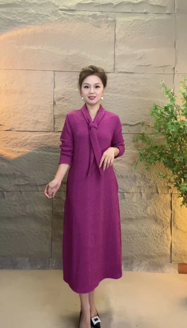 围巾领妈妈装气质中长长款连衣裙长袖显瘦