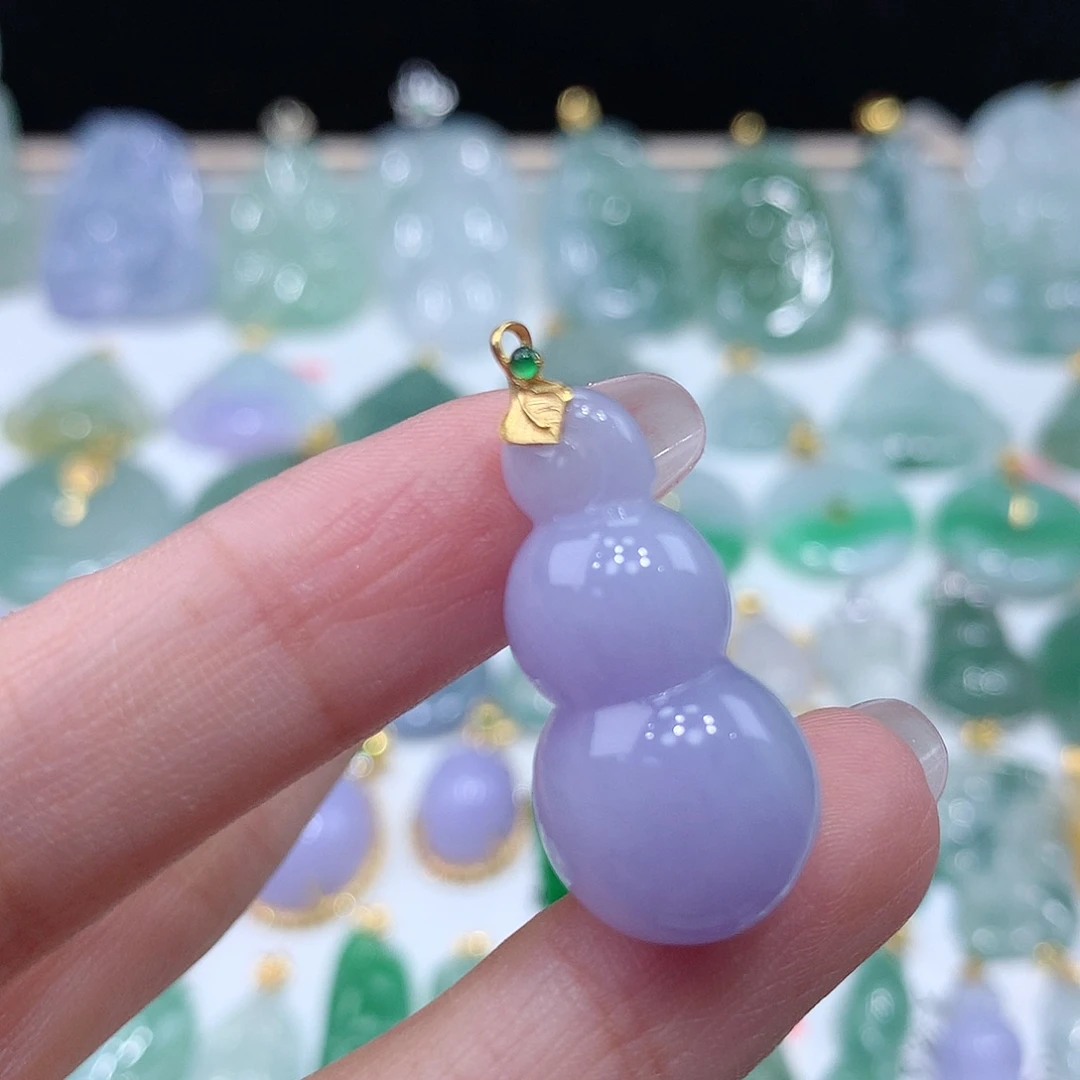 翡翠18K金镶嵌颈饰翡翠