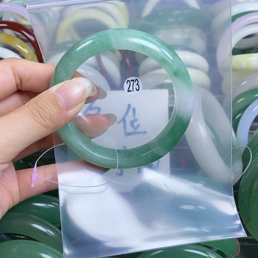 【闪购商品】石英质玉手镯未镶嵌58