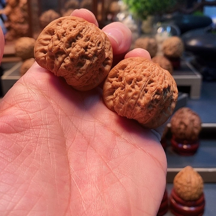 文玩核桃把件巧*力血麒麟