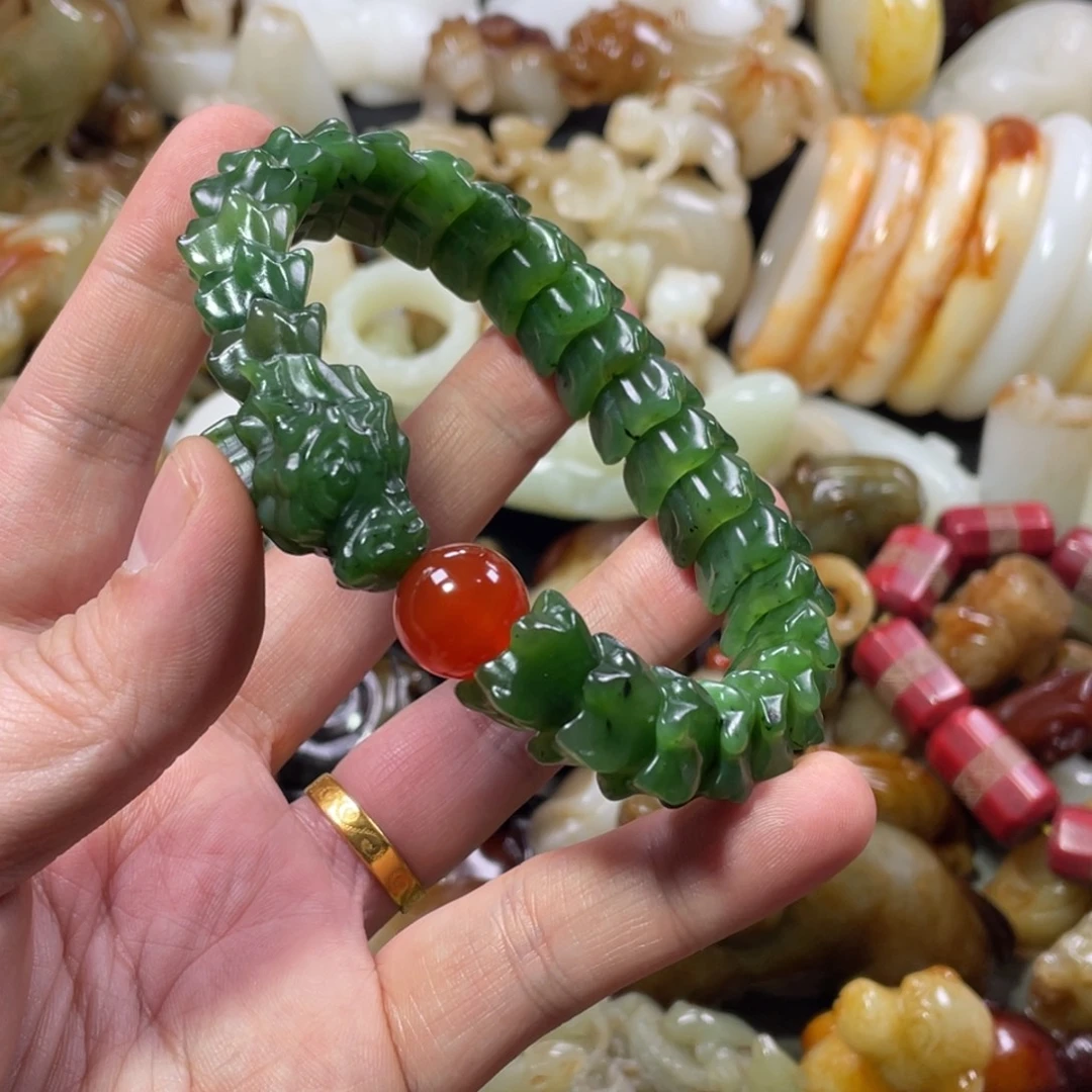 诚***坤和田玉未镶嵌把件