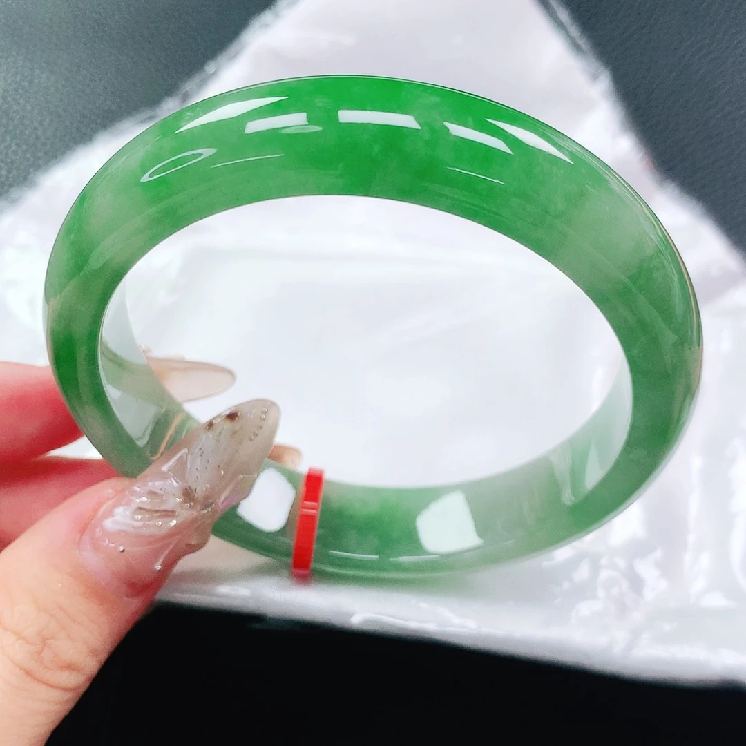 翡翠手镯未镶嵌58圈