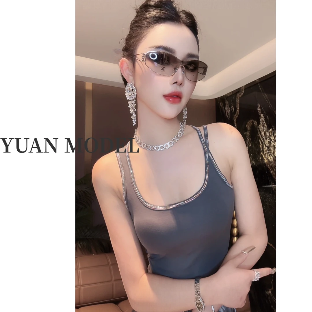 【YUAN MODEL】媛老板-2025夏季时装肩带烫钻背心女装打底衫053104