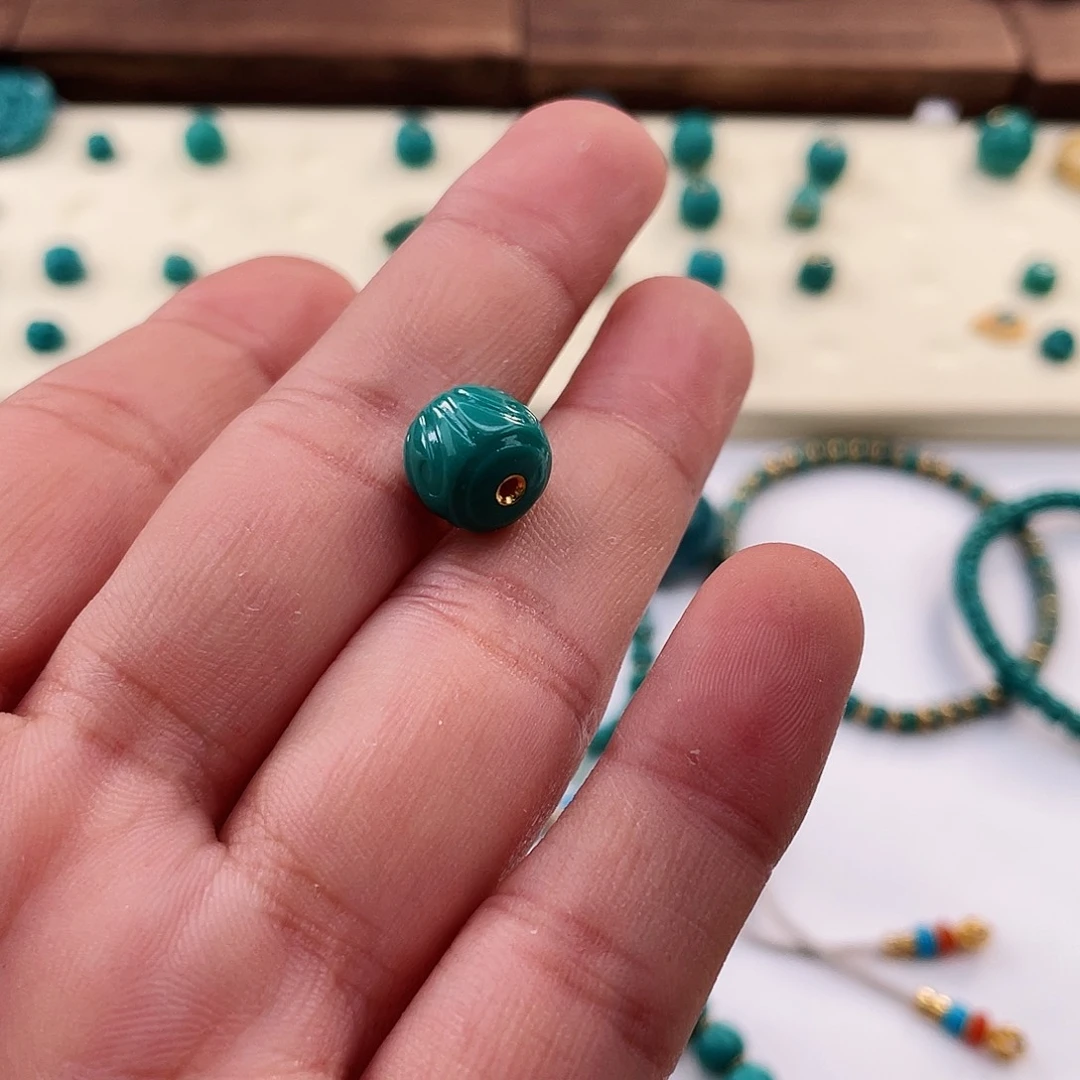 绿松石颈饰未镶嵌