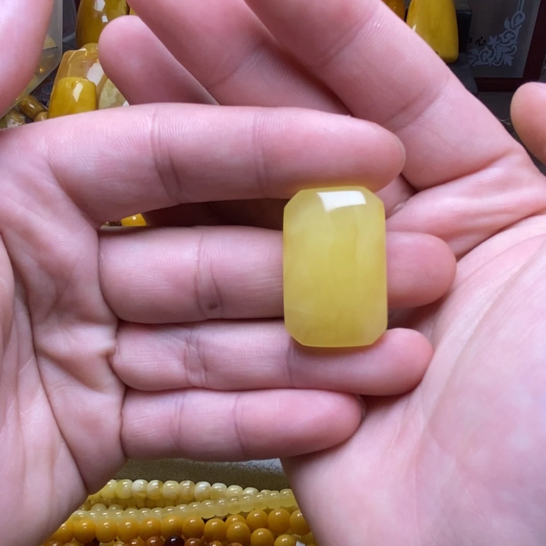 琥珀未镶嵌裸石蜜蜡