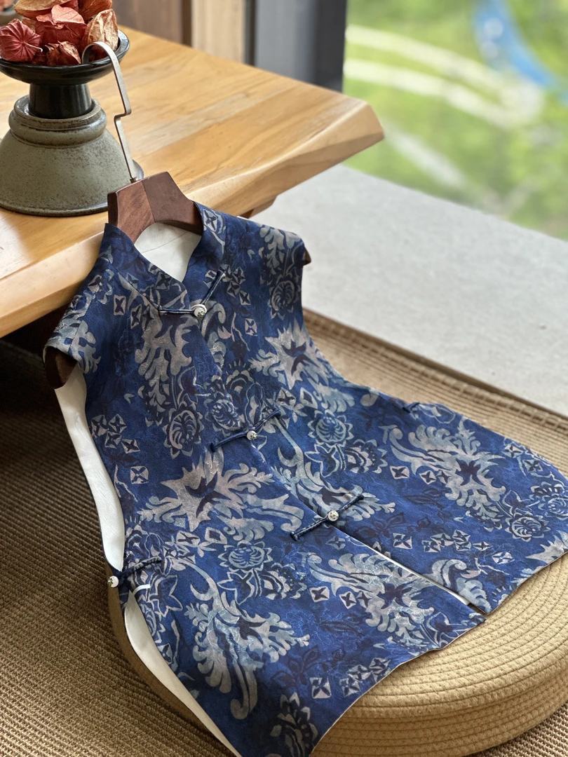 锦瑟华服【蓝风序】重工民族风定染清透香云纱马甲 上衣 中式风