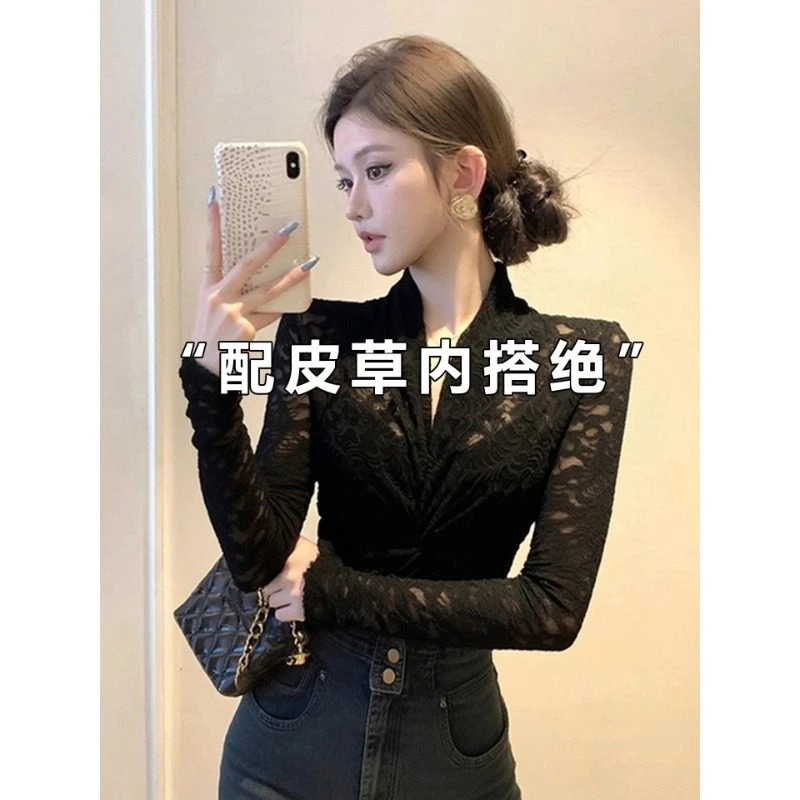 性感V领蕾丝衫女秋冬洋气设计感镂空打底小衫气质修身T恤内搭上衣