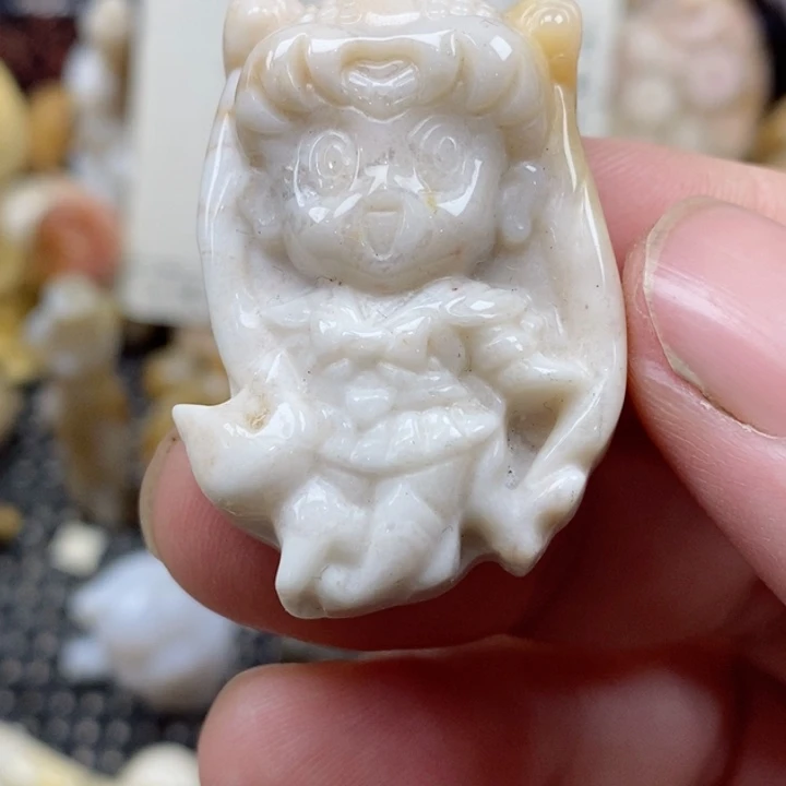 颈饰未镶嵌硅化珊瑚（珊瑚玉）小