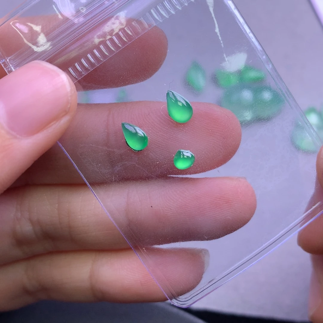 颈饰未镶嵌翡翠_*天