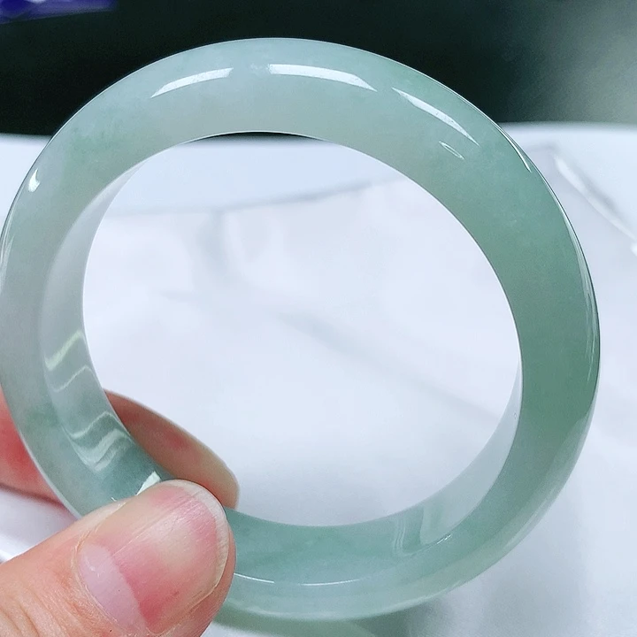 翡翠手镯未镶嵌翡翠手镯 未镶嵌