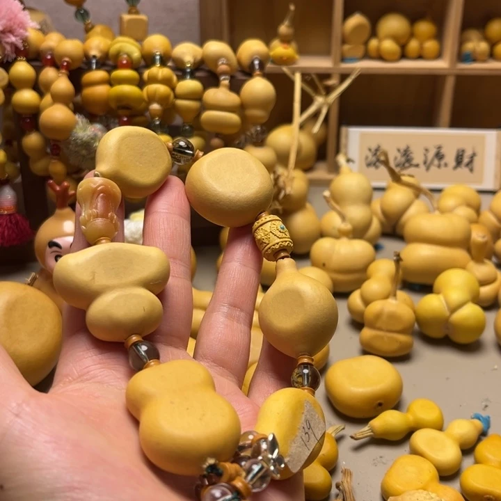 多宝扁手持葫芦葫芦