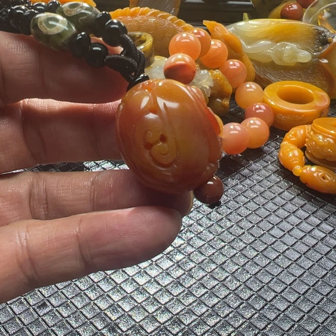 石英质玉未镶嵌颈饰