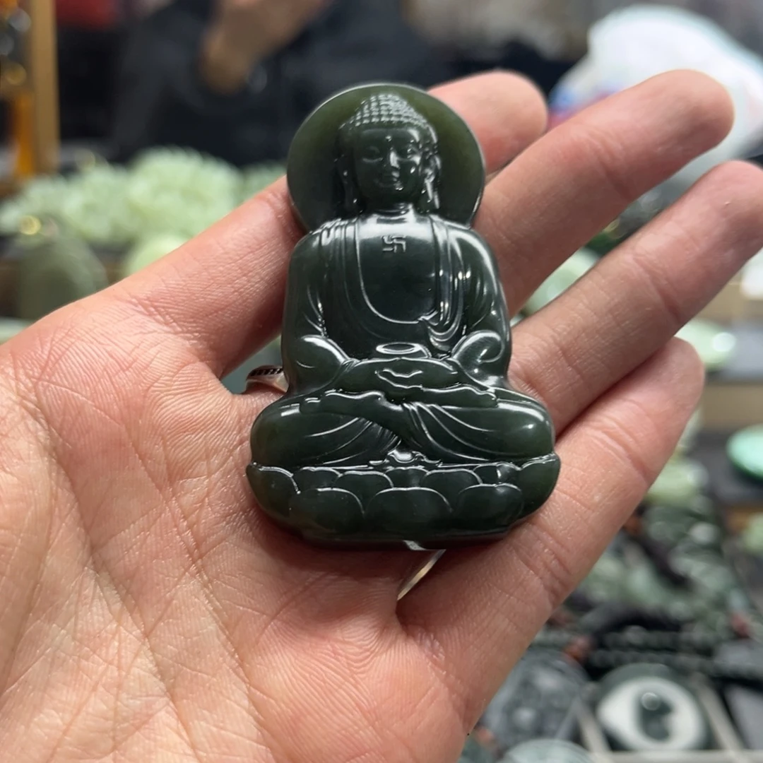 还***吴和田玉未镶嵌颈饰