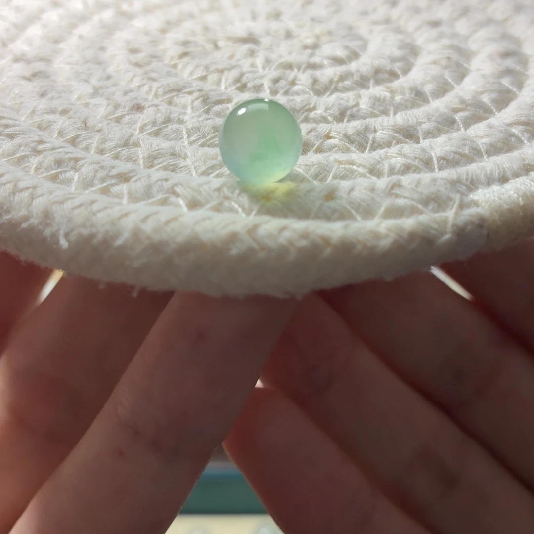 定制翡翠未镶嵌甜绿