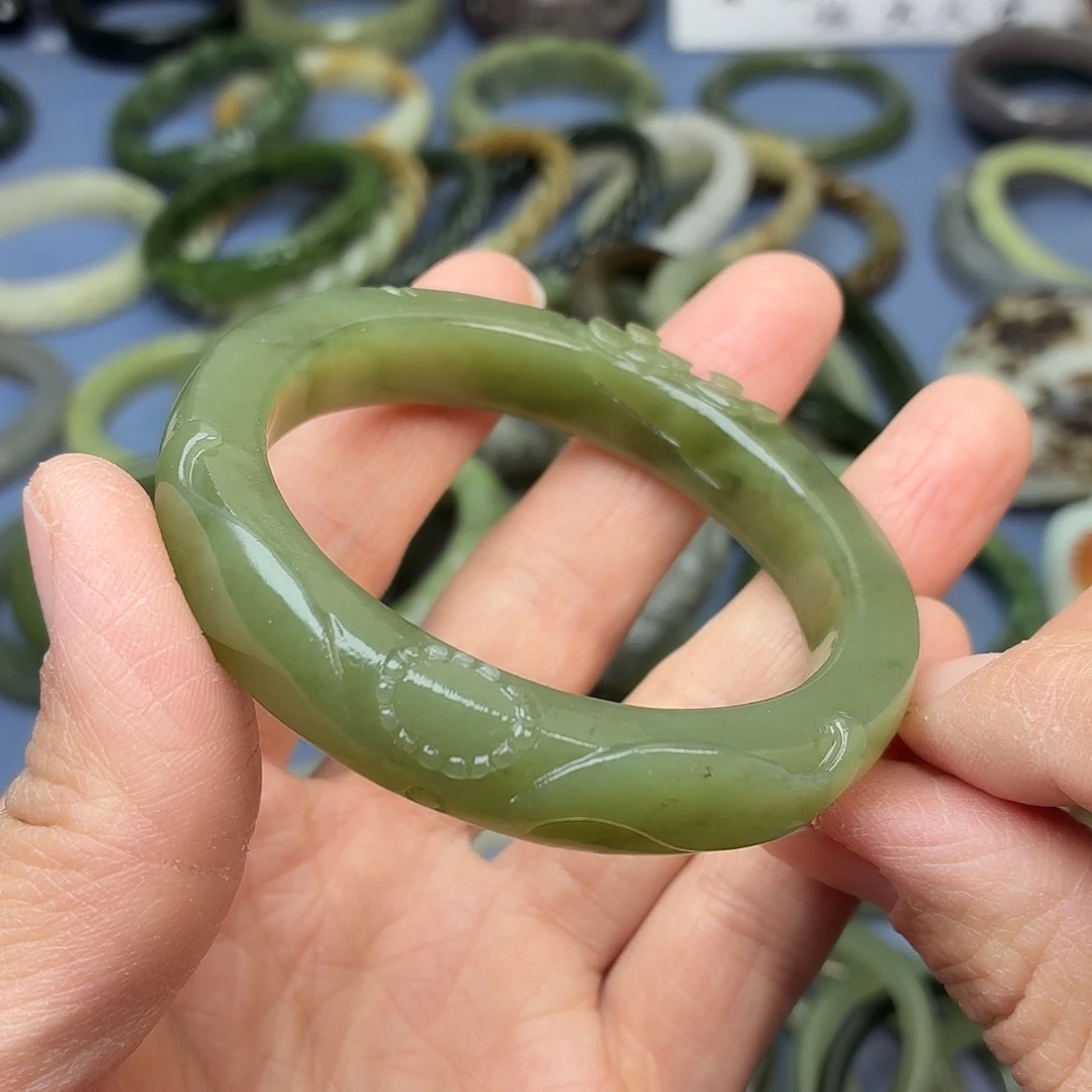 和田玉（青白玉）未镶嵌手镯002圈口55.8m兔兔镯