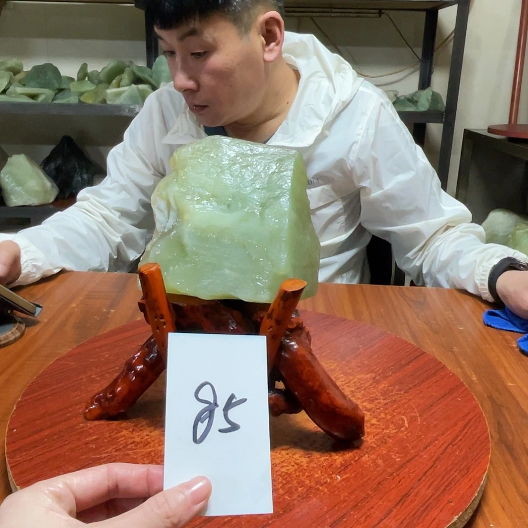 蛇纹石玉未镶嵌原石85