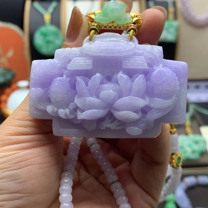 翡翠未镶嵌吊坠(赠链)