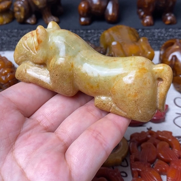未镶嵌蛇纹石玉颈饰