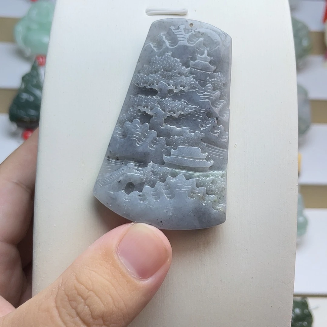 翡翠未镶嵌颈饰山水