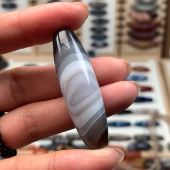 玛瑙/玉髓颈饰合金