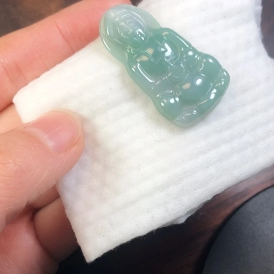 翡翠未镶嵌颈饰缅甸A货，每天下午1点半开播