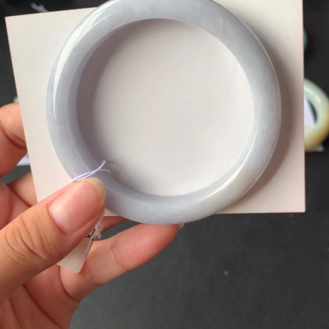 翡翠手镯未镶嵌8号48小时鉴赏期。强推
