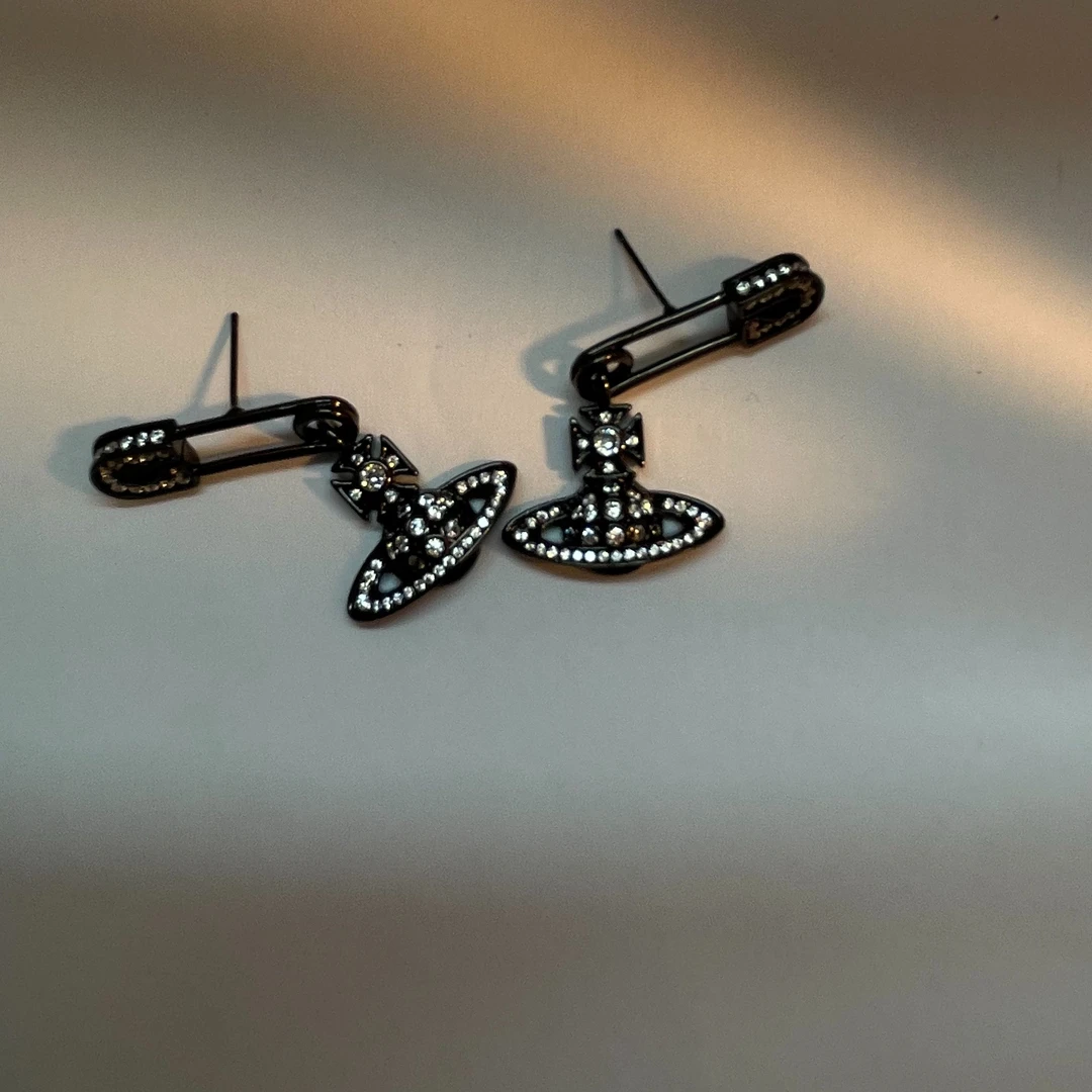 KindGem  轻奢气质时尚镶嵌高级感百搭耳钉 C-33586