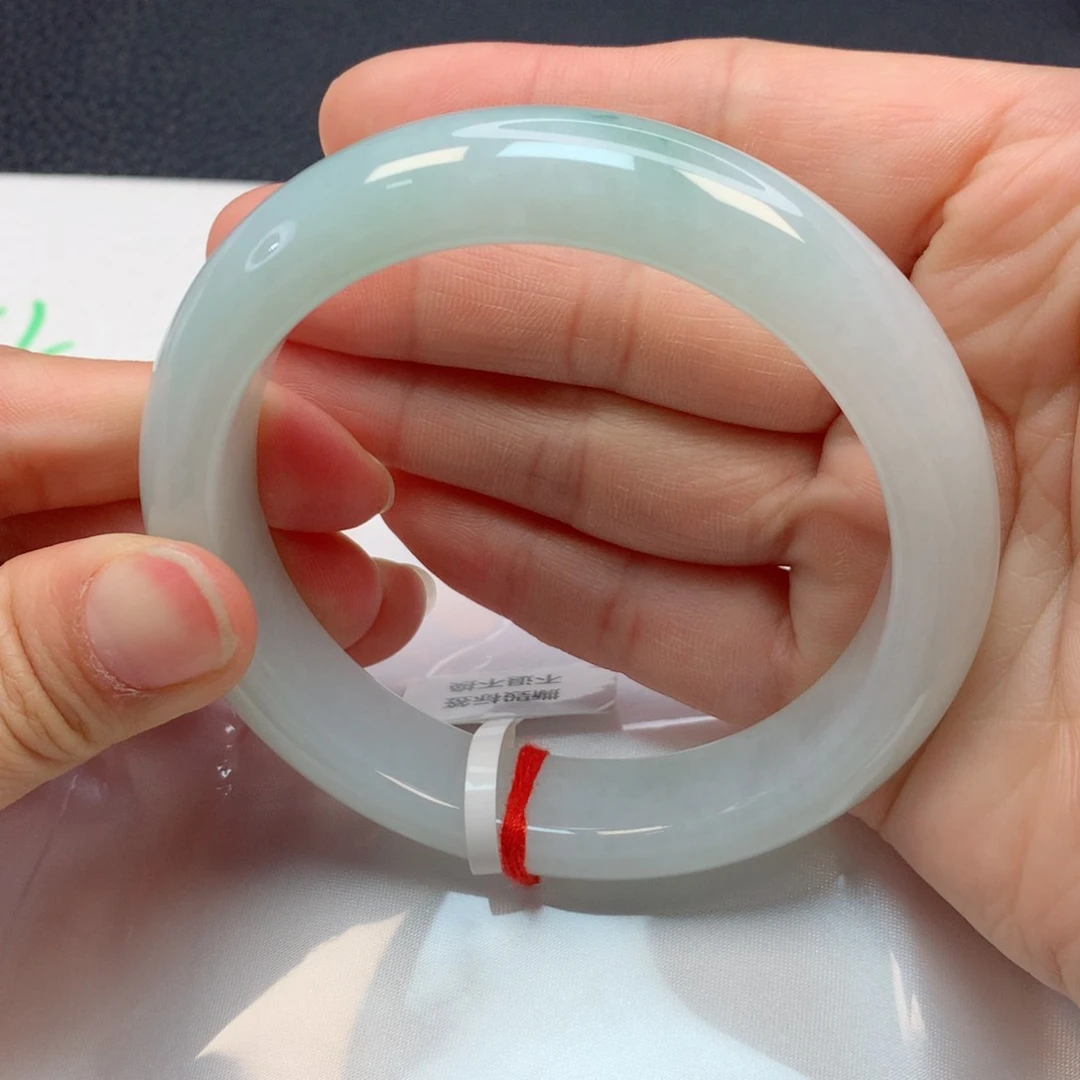 翡翠手镯未镶嵌61圈