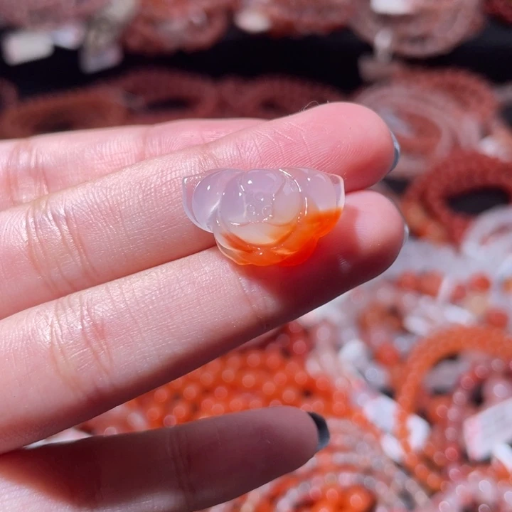 南红玛瑙未镶嵌梅花、莲花1430