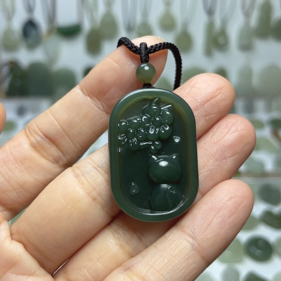 颈饰未镶嵌和田玉（翠青玉）