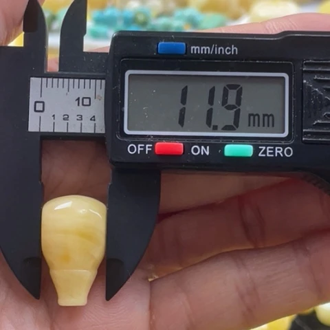 【闪购商品】未镶嵌蜜蜡裸石84号