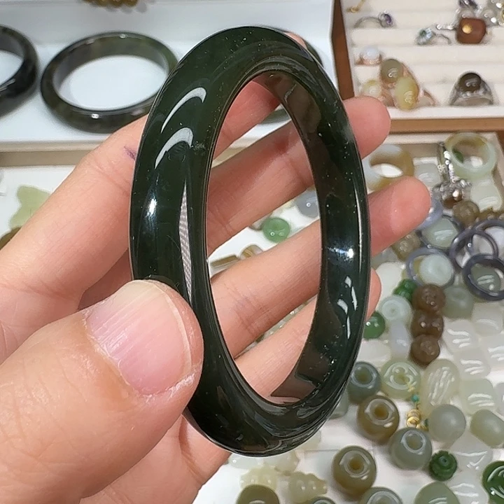 和田玉未镶嵌手镯55.6内径15