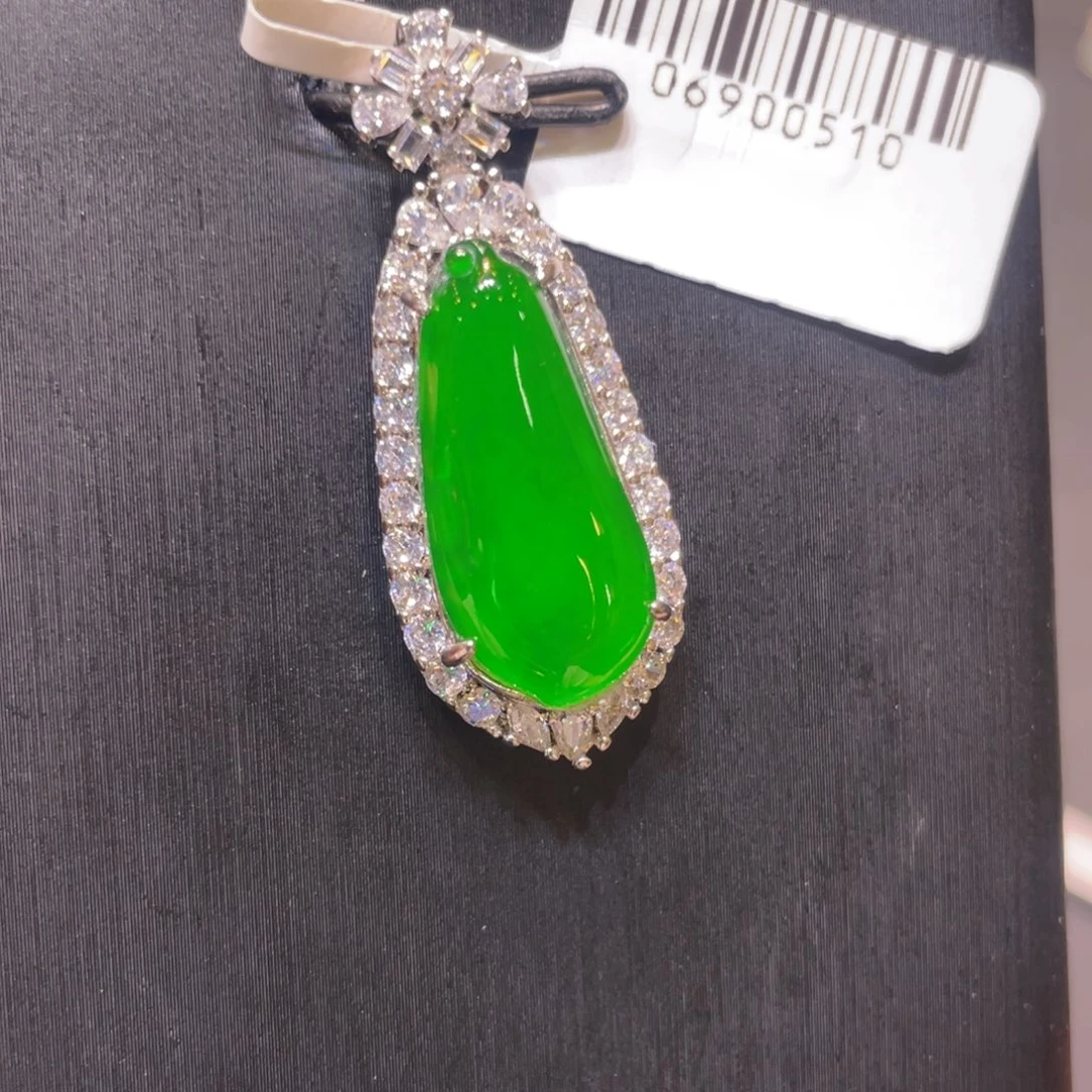 翡翠未镶嵌颈饰吊坠