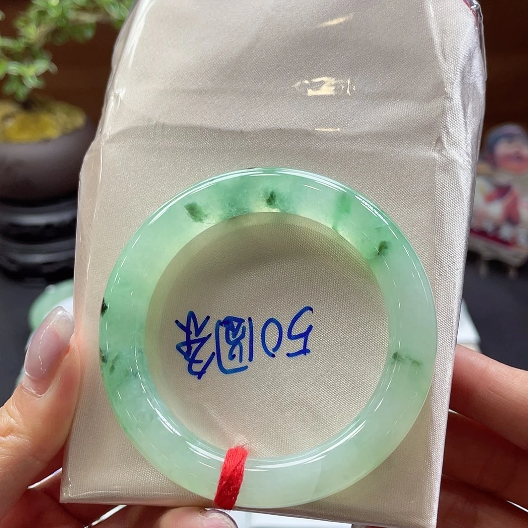 翡翠未镶嵌手镯44 号