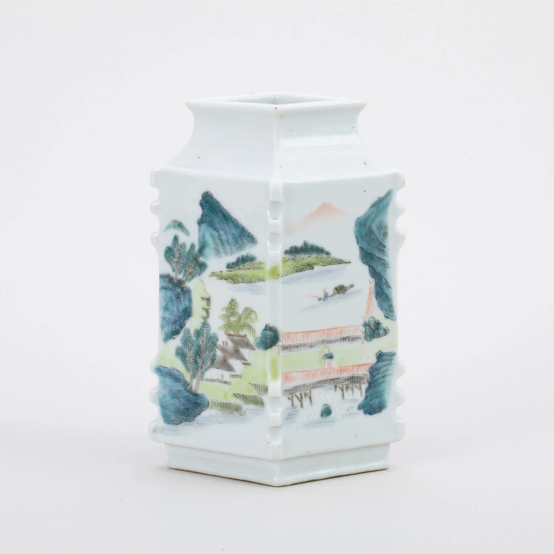 【拍卖】29、粉彩山居图出戟菱方瓶