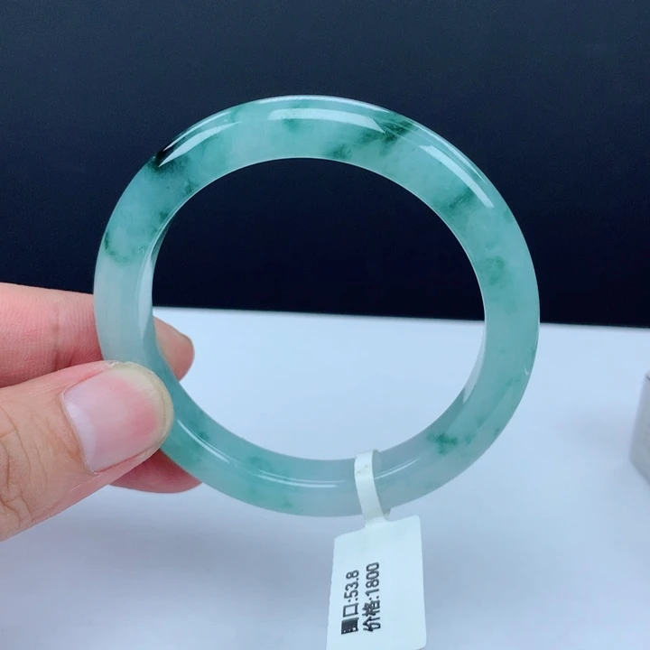 翡翠手镯未镶嵌53飘花