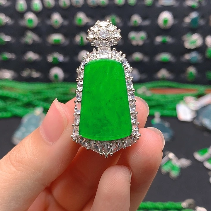 颈饰未镶嵌翡翠无事牌